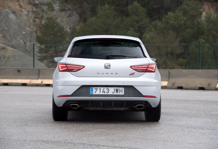  Seat Leon SC Cupra 300 2017 года  (WW) (фото 26 из 28)